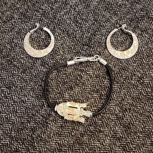 STAR WARS R2D2 EARRINGS AND BRACELET!! NWOT